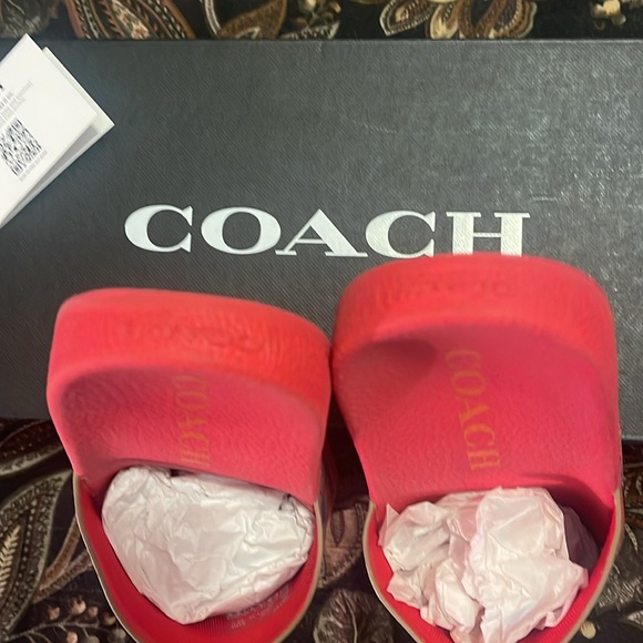 Coach slides like new! - Picture 5 of 9